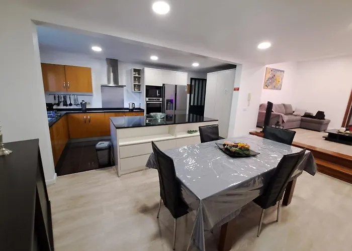 Friendly House